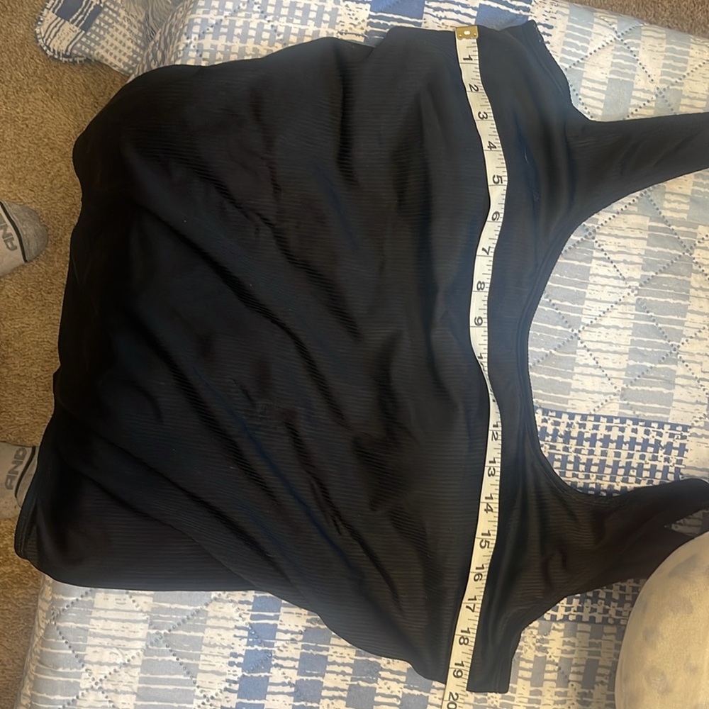 Bathing suits - Picture 4 of 5